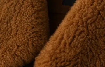 Sheepskin collar