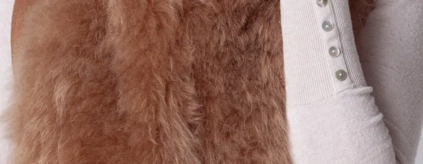 Long-haired sheepskin edges and collars